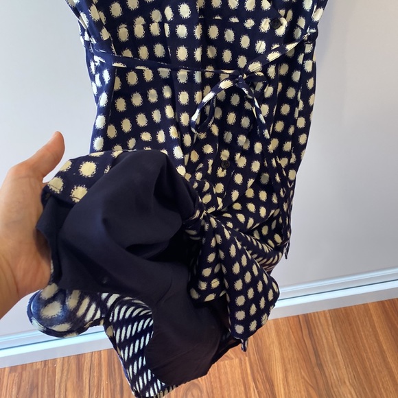 Navy polka dot collared wrap dress - Picture 5 of 7